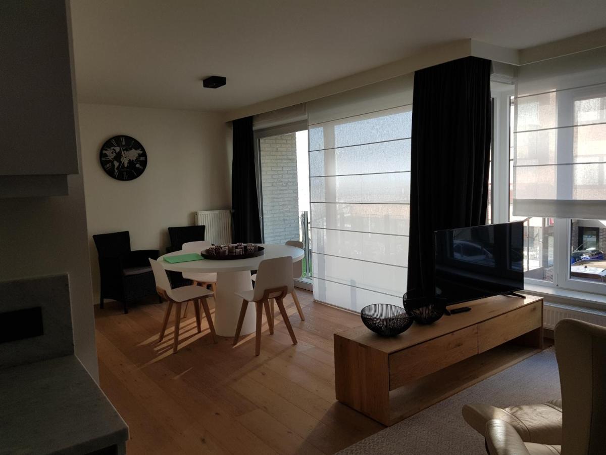 Koksijde Zeedijk La Digue 102 Appartement Met Garage - Lateraal Zeezicht المظهر الخارجي الصورة