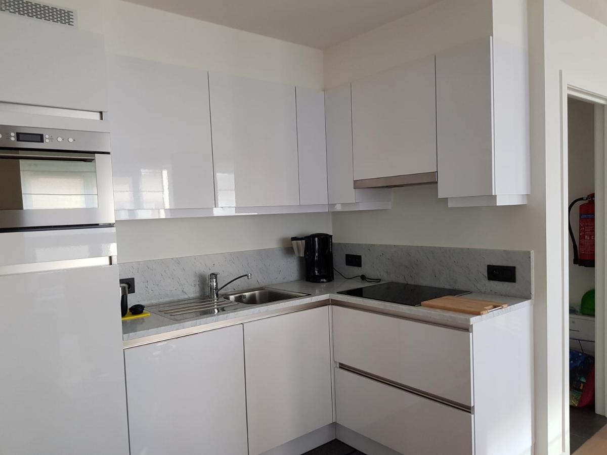 Koksijde Zeedijk La Digue 102 Appartement Met Garage - Lateraal Zeezicht المظهر الخارجي الصورة