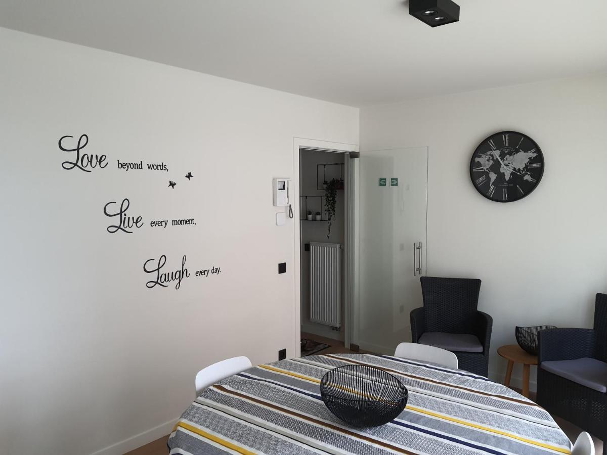 Koksijde Zeedijk La Digue 102 Appartement Met Garage - Lateraal Zeezicht المظهر الخارجي الصورة